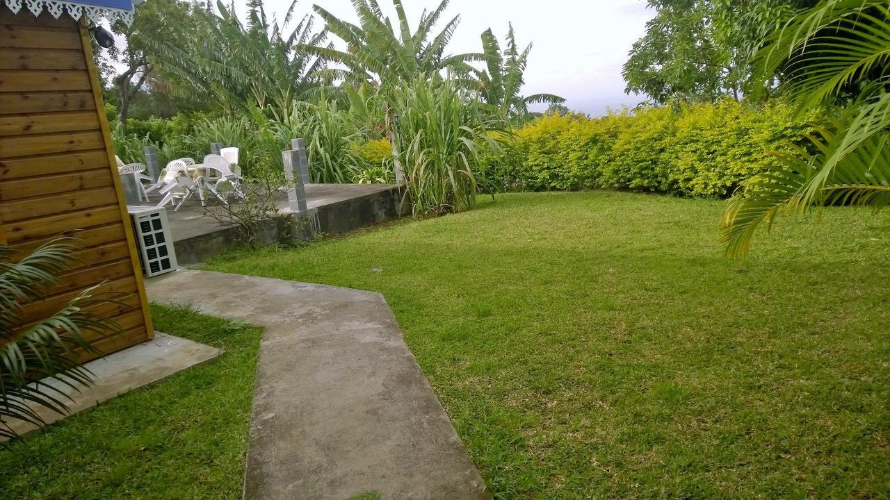 Les Bungalows Du Mont-Auban Sainte Clotilde Exterior photo